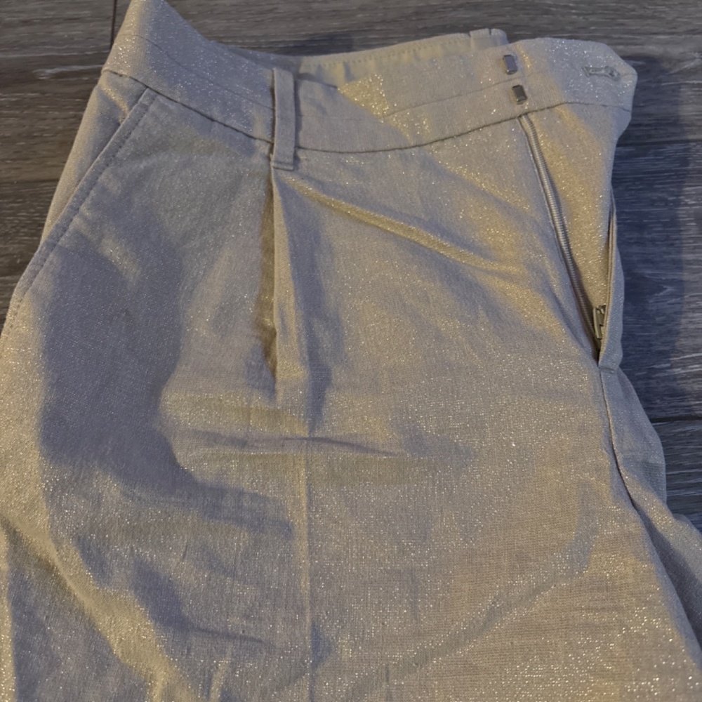 Shorts - Picture 3 of 3